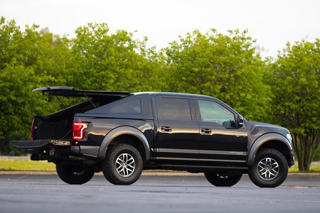¿Quieres que tu F-150 se parezca más a un Mustang? Alguien ya te robó la idea