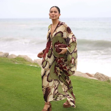 Las Nike color arena que arrasan en los looks de otoño: para llevar con gabardinas y pantalones de traje