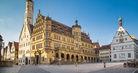Csm Marktplatz Rothenburg O D Tauber Rathaus Ratstrinkstube Leer Morgens Blauer Himmel Bildrechte Rothenburg Tourismus Service Schoebel 0f469f2700