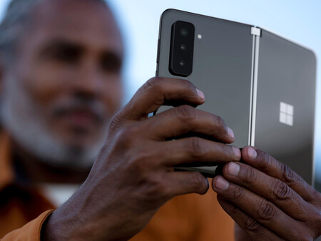 Las cámaras del Surface Duo 2: el móvil plegable de Microsoft ahora sí que está preparado para hacer fotos en condiciones