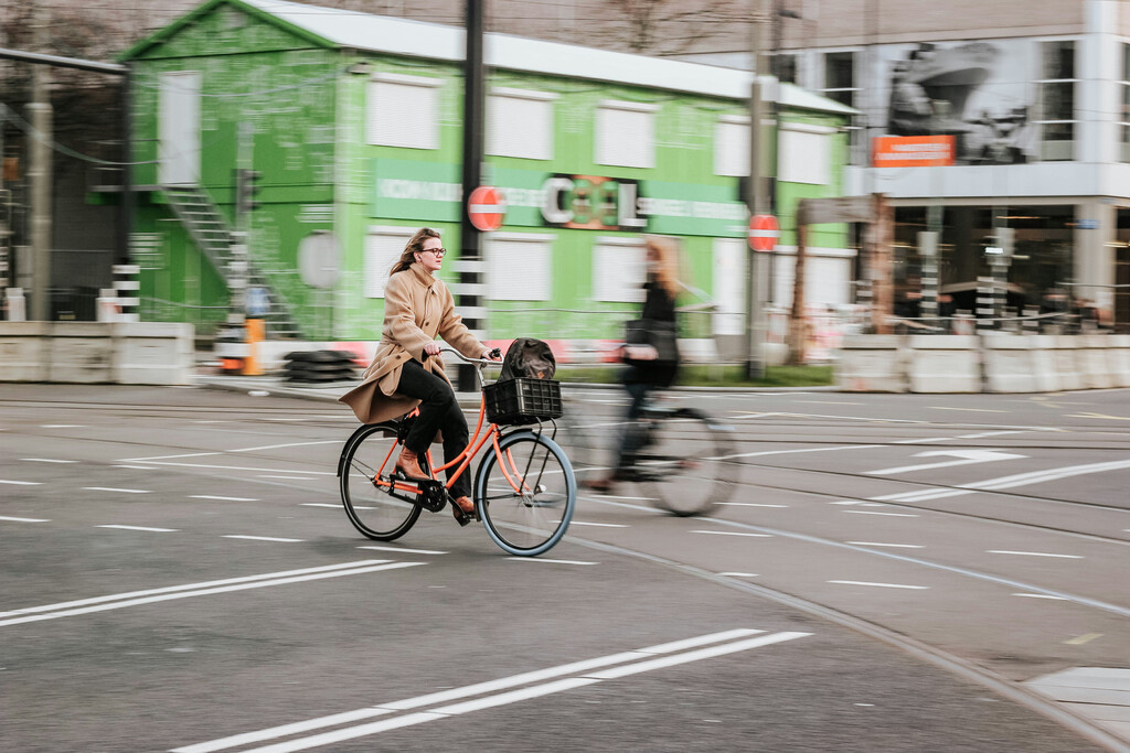 Nuestro estilo de vida nos hace infelices. Según un experto en psicología positiva solo hay una solución posible: “O te obligas a parar o te para la vida” 