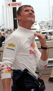 Coulthard penalizado con cinco posiciones en parrilla
