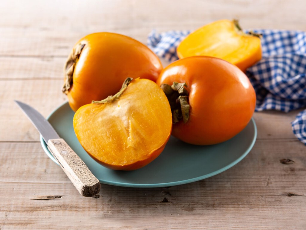 Así tienes que conservar el caqui o persimón en casa para que te aguante perfecto durante días o semanas