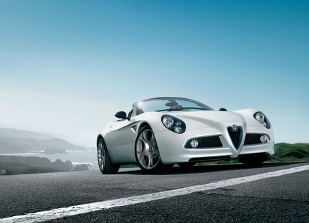 Alfa Romeo planea revivir el 8C como un superdeportivo híbrido que llegará en 2021