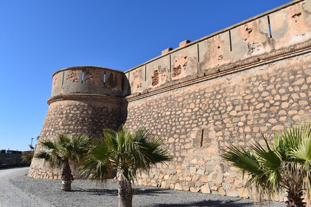 Viajes Escapadas Espana Pueblo Pesquero Playa Granada Andalucia Buen Tiempo Tranquilo Turismo