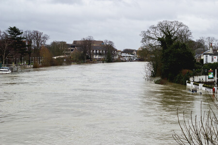 Uk Floods Staines Upon Thames Thames