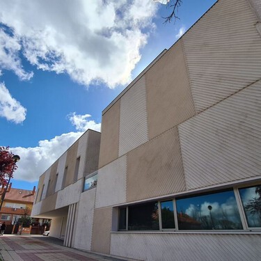 Salamanca ofrece la gestión del bar-cafetería con comedor de un centro de mayores por 15 euros al mes 