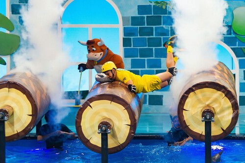 'Grand Prix' no puede terminar a las dos de la mañana. Ni el abuelo ni el niño aguantan los horarios catastróficos de TVE 