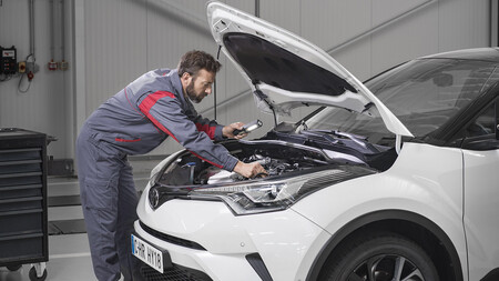 Así recogen tus 5 sentidos las señales de que algo no marcha bien en el coche