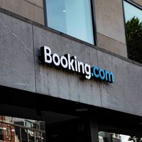 
Booking es la web favorita de los españoles... pero los hoteles están hartos: animan a más alojamientos a sumarse a su megademanda