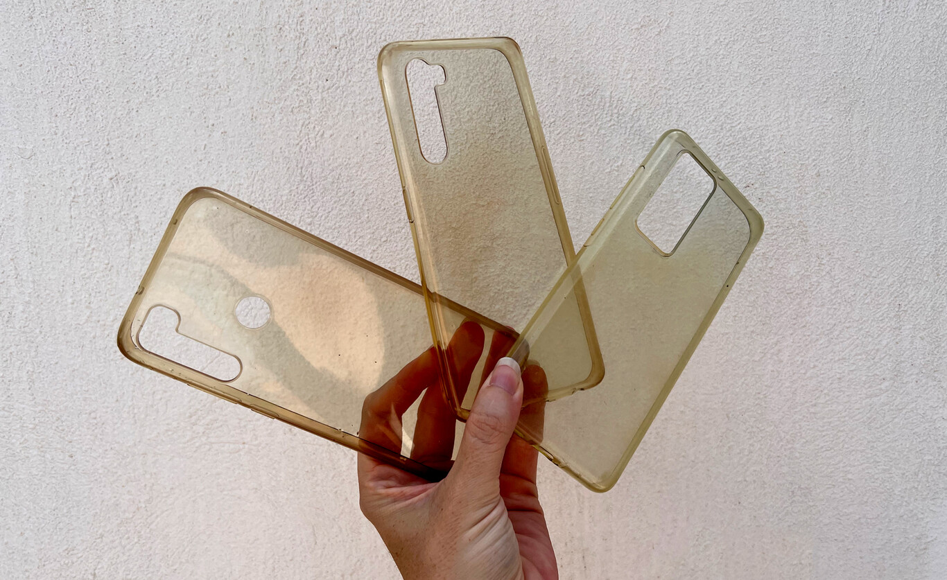 Funda De Móvil Transparente Se Vuelve Amarilla www.xatakandroid.com