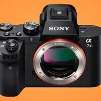 Precio mínimo en Amazon para la Sony Alpha 7 Mark II, un cuerpo sin espejo y full frame por sólo 734 euros