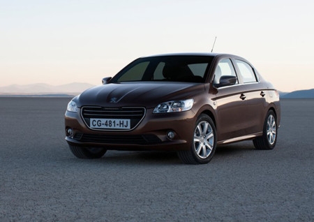 Peugeot 301 2013 800x600 Wallpaper 04