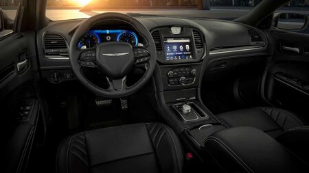Chrysler 300c 2023 8