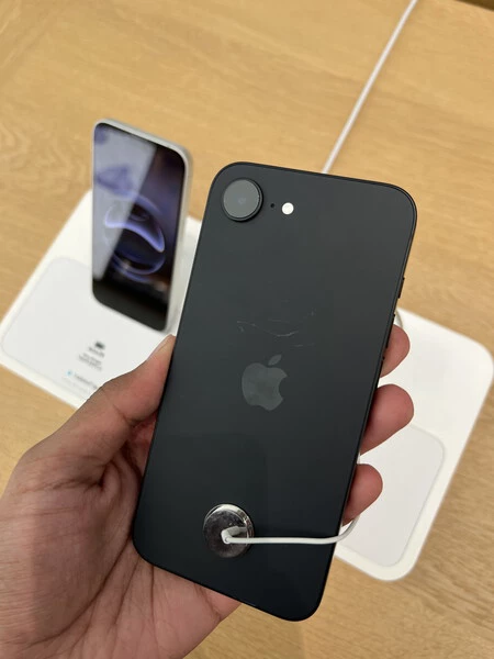 Incluso el iPhone 16e tendría estos problemas de "rayones"