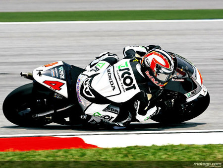 Hiroshi Aoyama afianza el Mundial de 250 para Valencia en Sepang