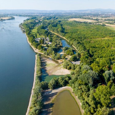 Creían que era un antiguo brazo del Rin, pero era una gigantesca autopista romana enterrada bajo un campo alemán