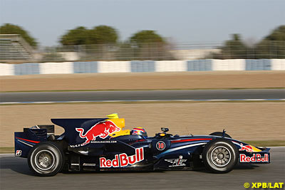 Mark Webber rompe los tiempos en Jerez