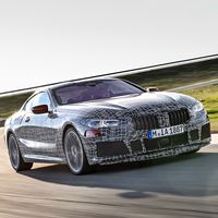 ¡Rabioso! Este es el poderoso rugido del BMW Serie 8 rodando en circuito 