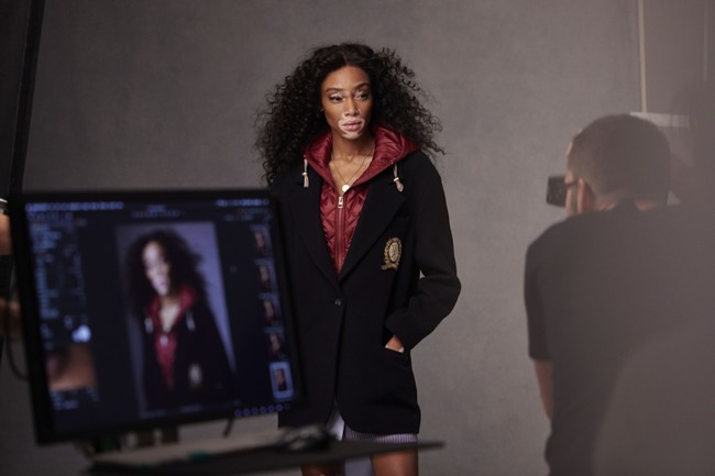 Winnie Harlow Tommy Icons Blazer Bts Fall 18 High Res