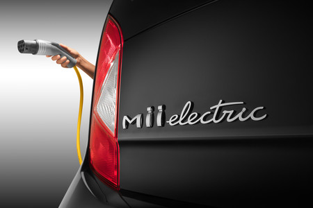 SEAT anticipa su primer coche eléctrico, el SEAT Mii Electric, con una imagen a modo de teaser