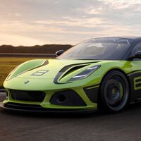 Lotus Emira GT4, el último deportivo de Hethel a gasolina, se muestra en su versión de circuito