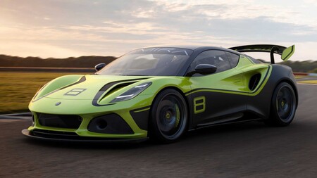 Lotus Emira GT4, el último deportivo de Hethel a gasolina, se muestra en su versión de circuito