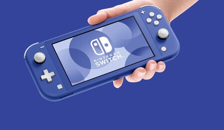 La nueva Nintendo Switch Lite azul, rebajada en el Aniversario de MediaMarkt: llévatela hoy por 30 euros menos