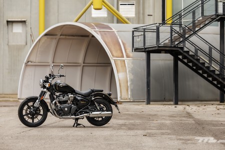 Royal Enfield Super Meteor 650 2023 010