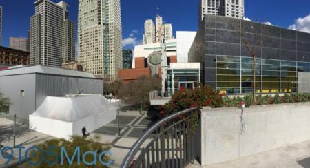 Los misteriosos edificios blancos vuelven a la carga: Apple está construyendo uno en el Yerbabuena Center