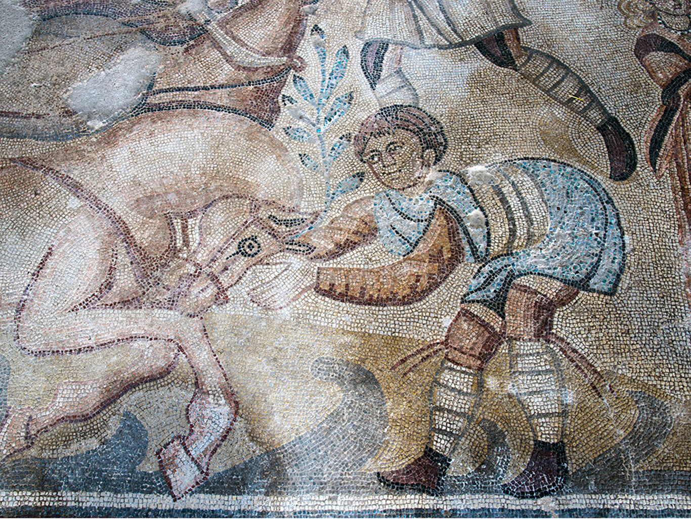 Mosaico figurativo romano de la villa de Noheda en Cuenca, con escenas mitológicas y teatrales de época imperial.