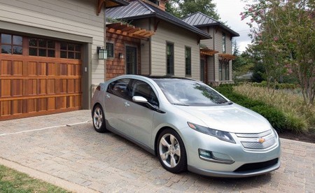 La posible bajada de precio del petróleo en EE.UU. no ayudará al coche eléctrico