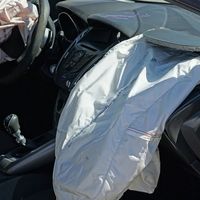 Takata, arruinada, ultima su venta milmillonaria mientras Mitsubishi repite una llamada a revisión