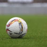 Cobrar sin moverse del sillón y solo por ver el Mundial. La irresistible oferta de trabajo para futboleros que ha puesto en marcha una televisión americana