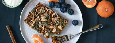 El pastel saludable más fácil y rápido para un desayuno sin azúcar y con avena, que además está delicioso 