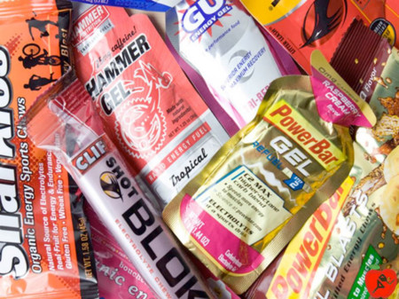 5 razones para no tomar geles de glucosa durante una carrera