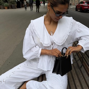 Los pantalones blancos de Zara que combinan con alpargatas en verano y con tacones en otoño 2025