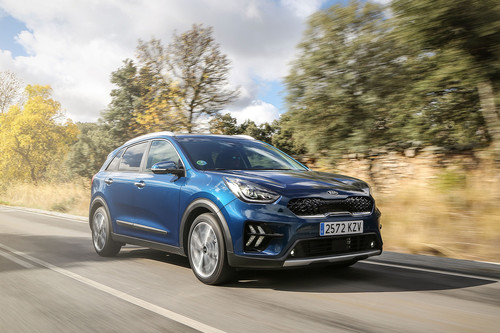 Probamos los Niro 2020, coche híbrido e híbrido enchufable de Kia: misma receta para el SUV eco, pero más tecnológico y conectado