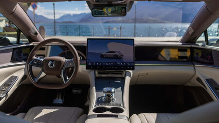 Denza Z9 Gt Europa salpicadero