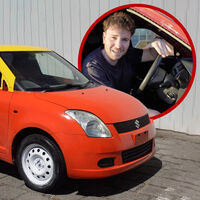 Hizo pedazos a un Suzuki Swift para crear el carrito de juguete definitivo. Y aún se puede manejar