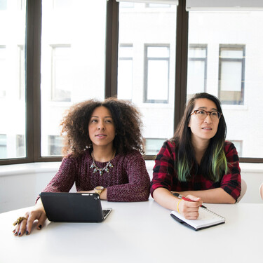 El truco que usan las personas más inteligentes al hablar con otros. Es una poderosa herramienta de inteligencia emocional