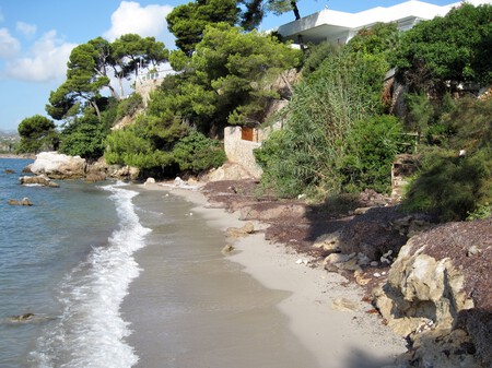 Viajes Escapadas Pueblos Pesqueros Calas Playas Tranquilos Sin Turistas Famosos Ana Obregon Espana Vacaciones Destino