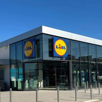 Mañana lunes, 16 de febrero, llega a Lidl la chaqueta deportiva tirada de precio que más vamos a usar antes de que acabe el invierno 