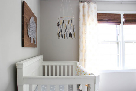 Inspiración peques: habitación de bebé en grises y dorados