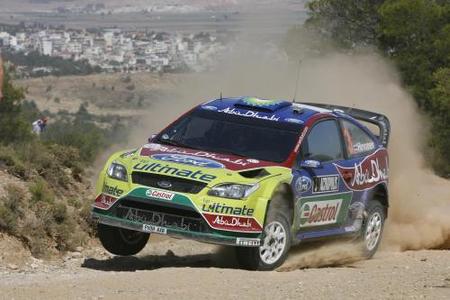 Un error de Latvala sitúa a Hirvonen en una indeseada primera posición