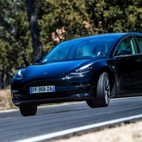 El Dyno Mode del Tesla Model 3 convierte este coche eléctrico digital en un automóvil analógico