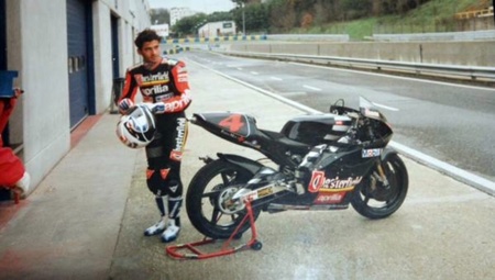 Max Biaggi completa tres jornadas de test con la Aprilia RSV4 en Vallelunga