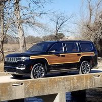 Jeep Grand Wagoneer regresa a sus orígenes y vuelve a incorporar los paneles de madera como el modelo clásico