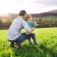 "Mi hijo tiene miedo de salir a la calle": los consejos de una psicóloga para afrontar los paseos de los niños sin ansiedad ni estrés