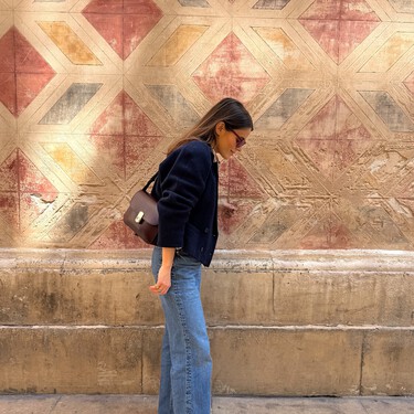 Zara, Stradivarius, Mango y H&M venden nueve pantalones vaqueros con efecto tipazo que compraremos ahora y llevaremos todo el entretiempo